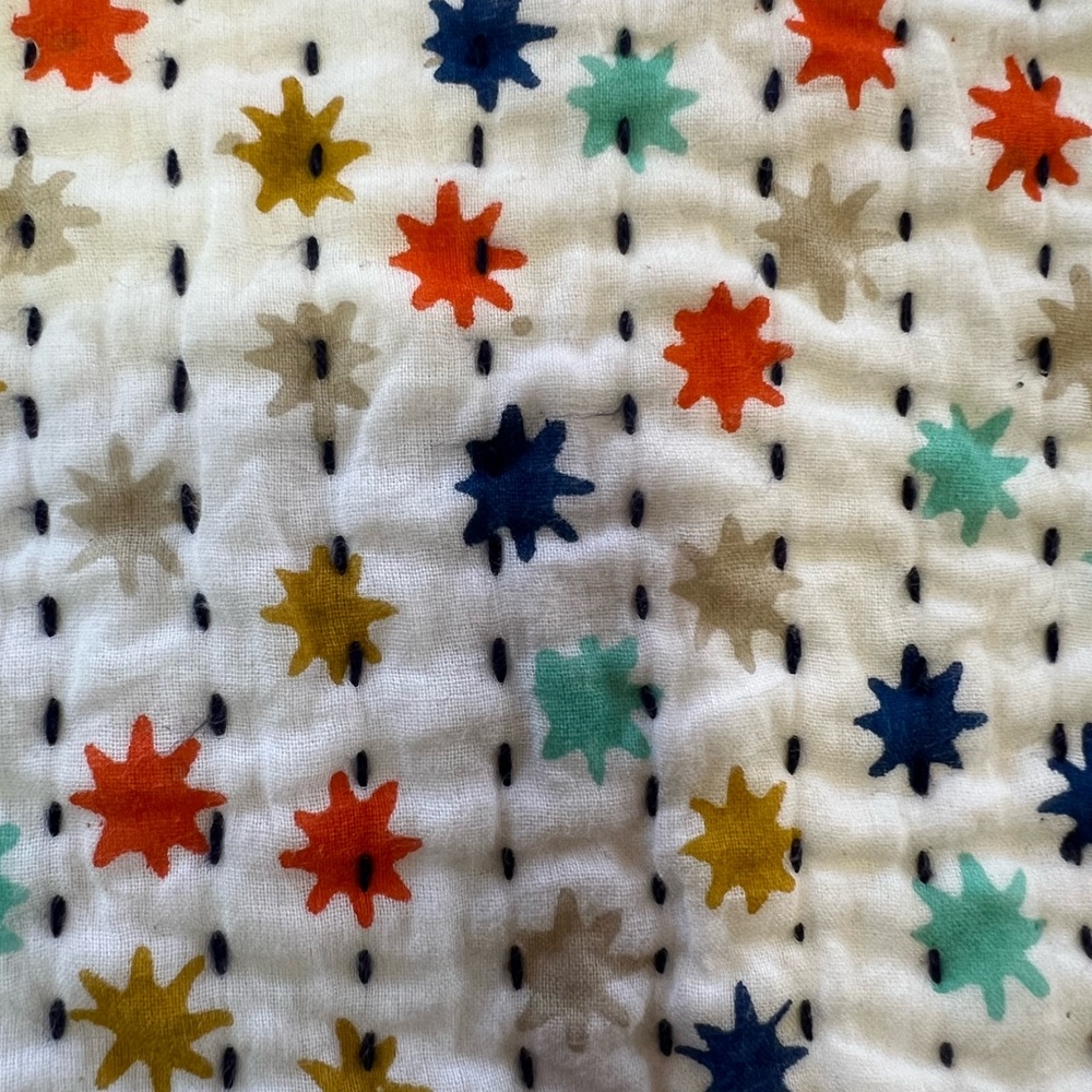 ROBERTA ROLLER RABBIT Star Print Decorative Pillow 18X18 - Picture 6 of 6